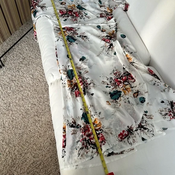 NWT Cupshe floral wrap dress - Picture 10 of 13